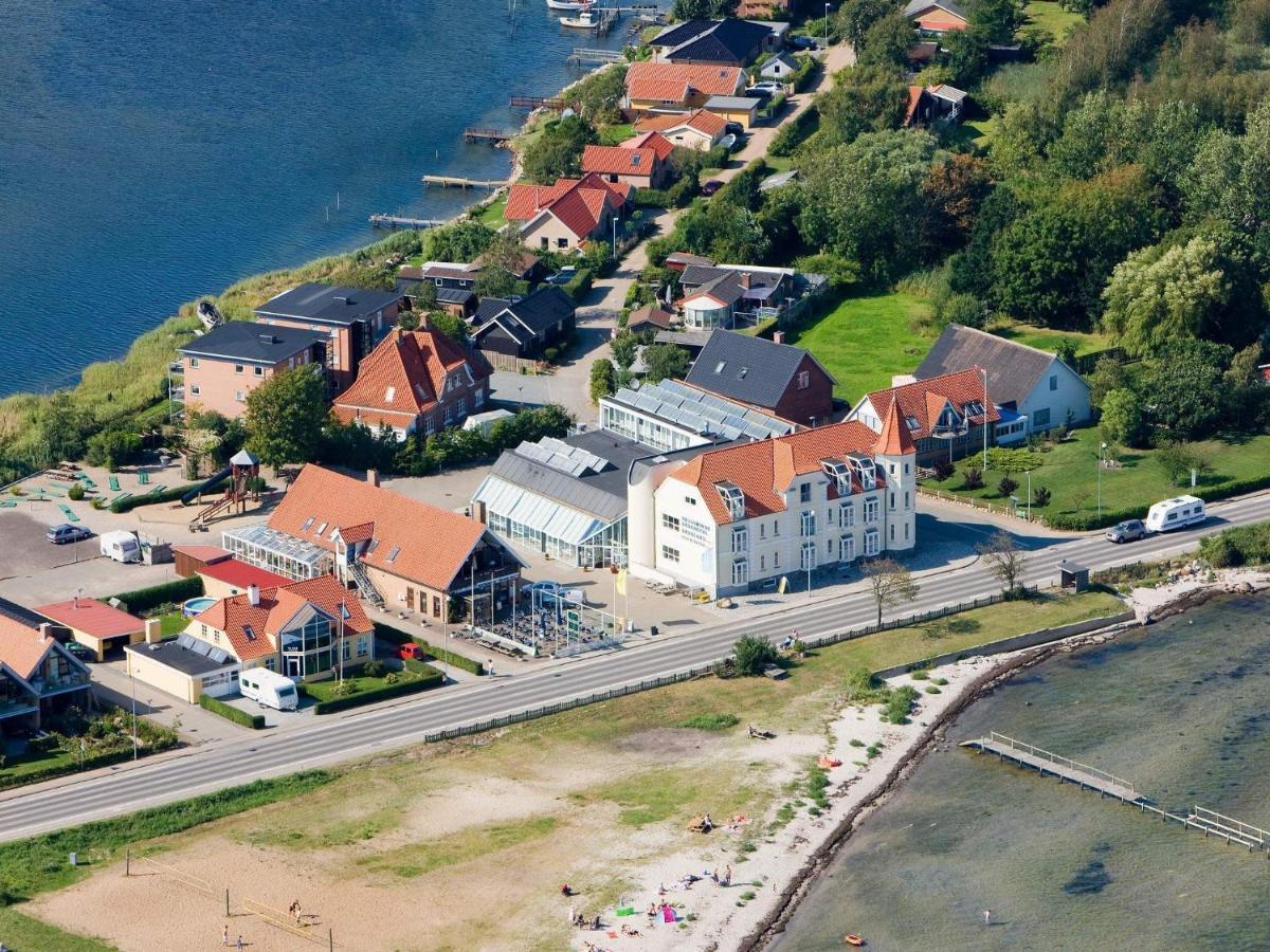 6 Person Holiday Home On A Holiday Park In Hejls Экстерьер фото